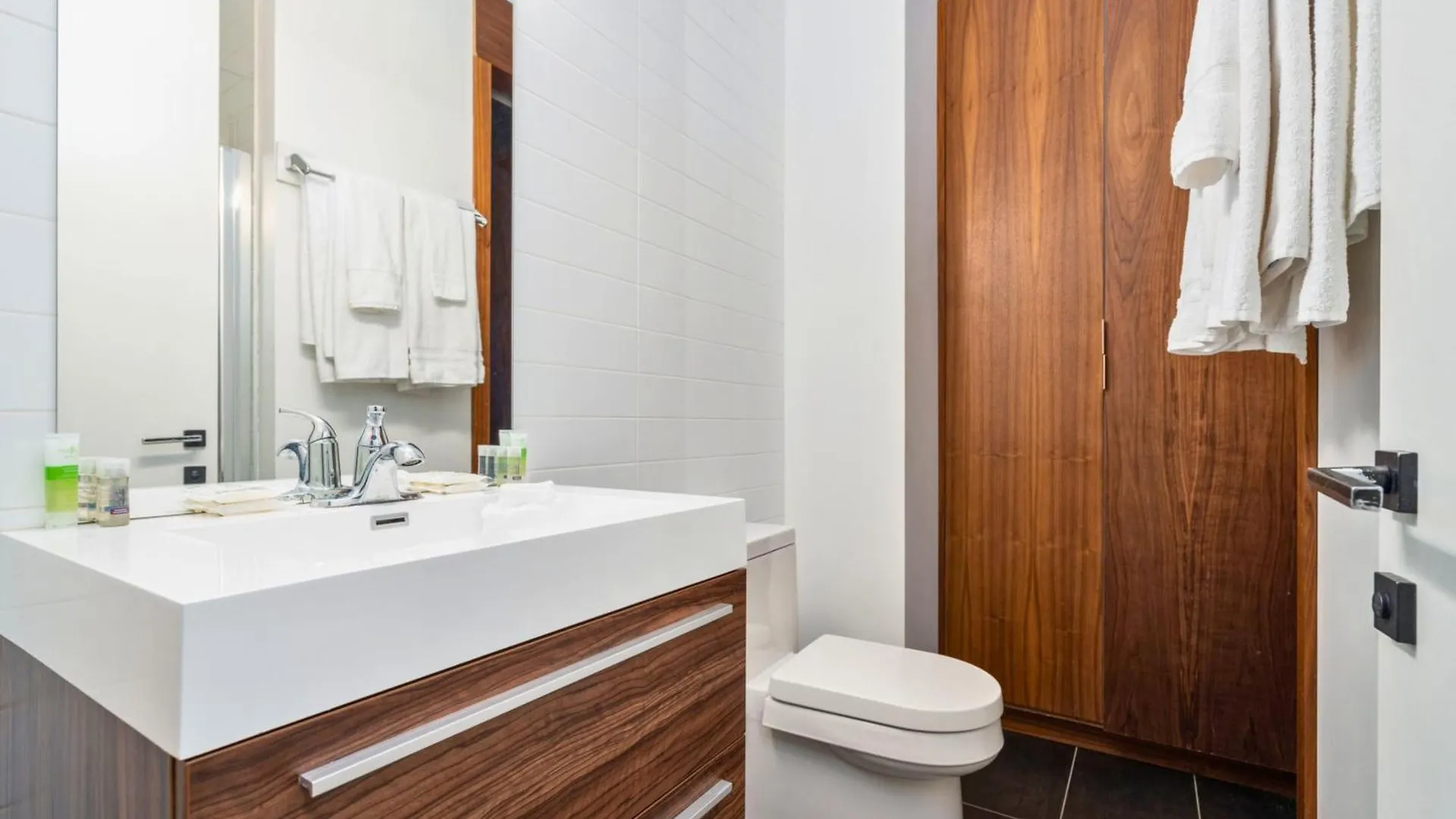 *** Aparthotel Le Merrill Boutique Hotel Montreal Canada